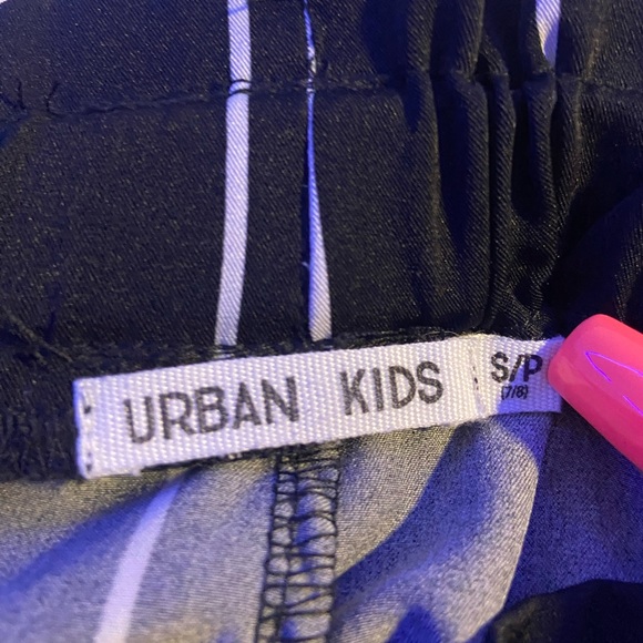 Small Black and white shorts - Picture 3 of 4